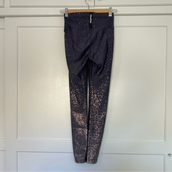 NWOT Peloton Show Up Sparkle Flex Flex Leggings Metallic Gold Blue Grey Small - Picture 4 of 7